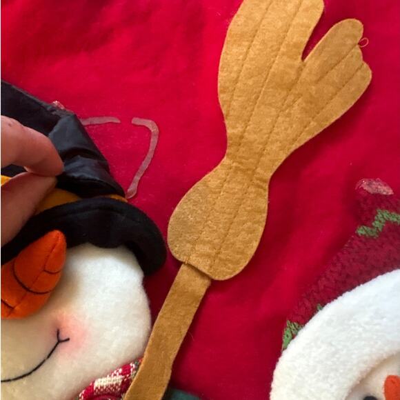 Vintage Christmas red felt snowman family tree skirt - Picture 3 of 5